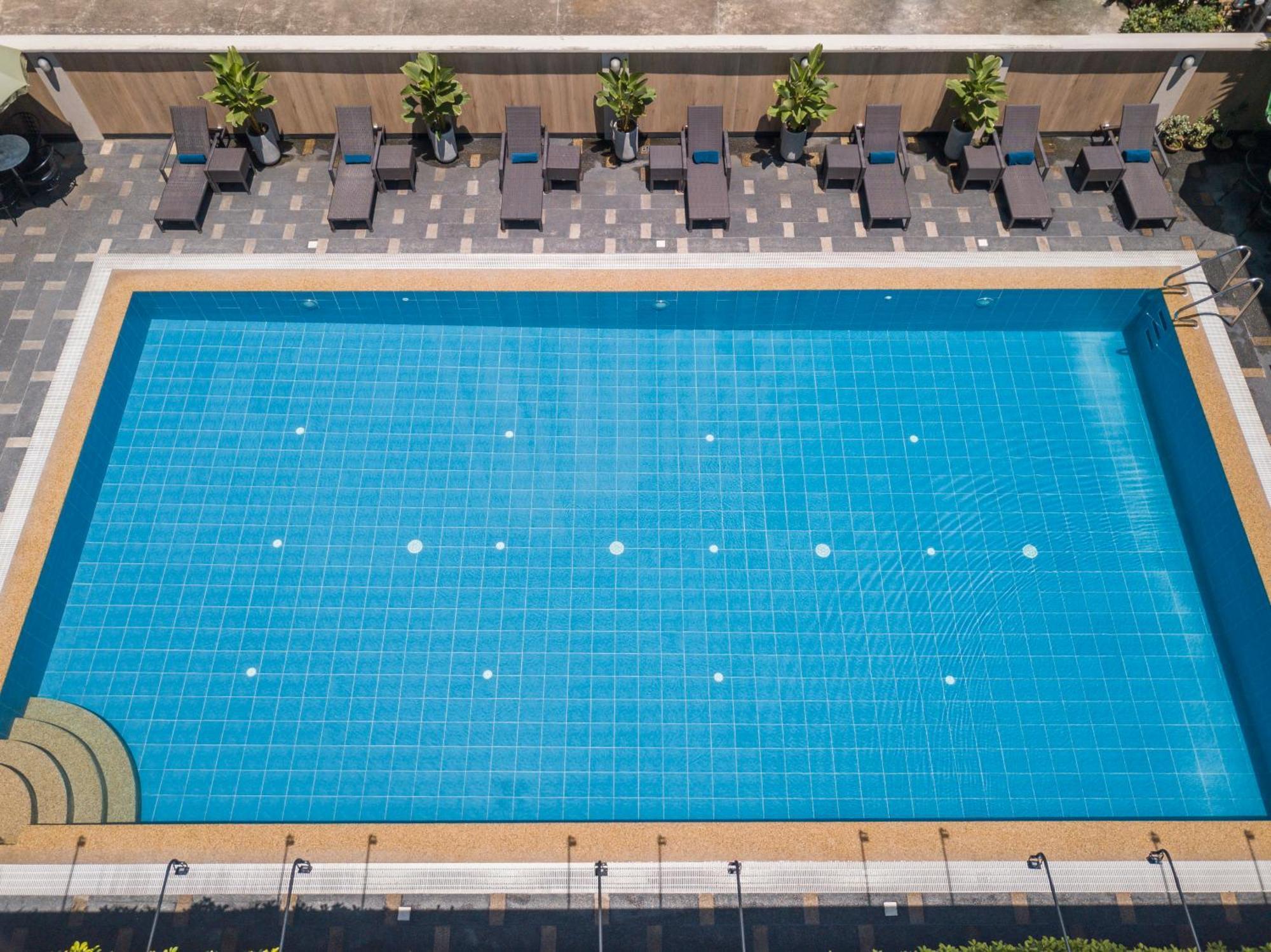 Tropicana Suites - Multiple Use Hotel Manila Exterior foto